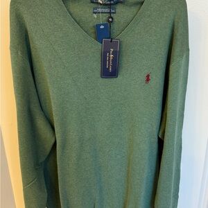 Ralph Lauren Men's V-Neck Sweater in Green